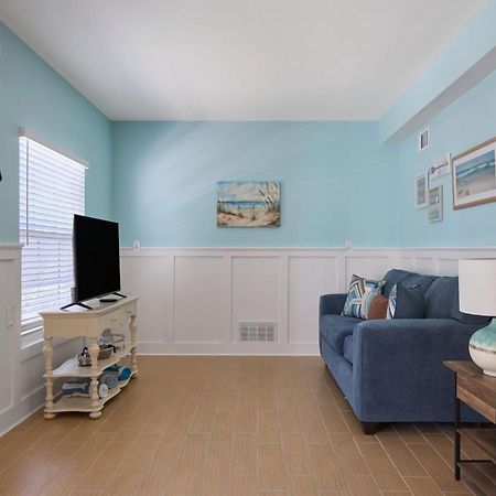 Gorgeous Apartment On Mango St Steps To Beach Форт-Маєрс-Біч Екстер'єр фото